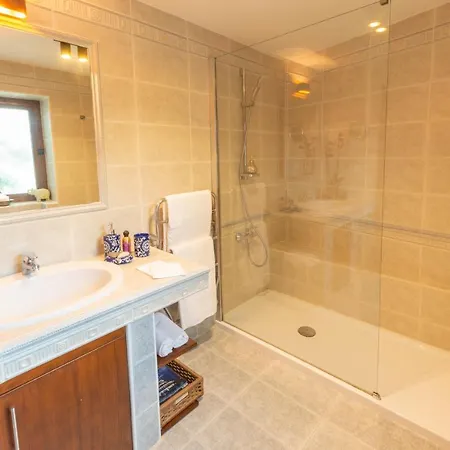 Вилла Alto Beyond Шаара